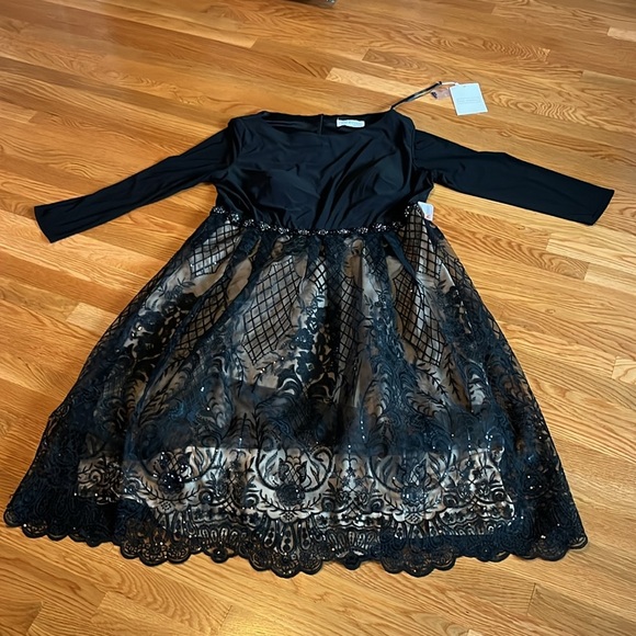 Mac Duggal Long Sleeve Mixed Media Embellished Dress Size 20W NWT - Picture 7 of 17